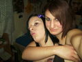 My best friiend und i hoid =) 71484312